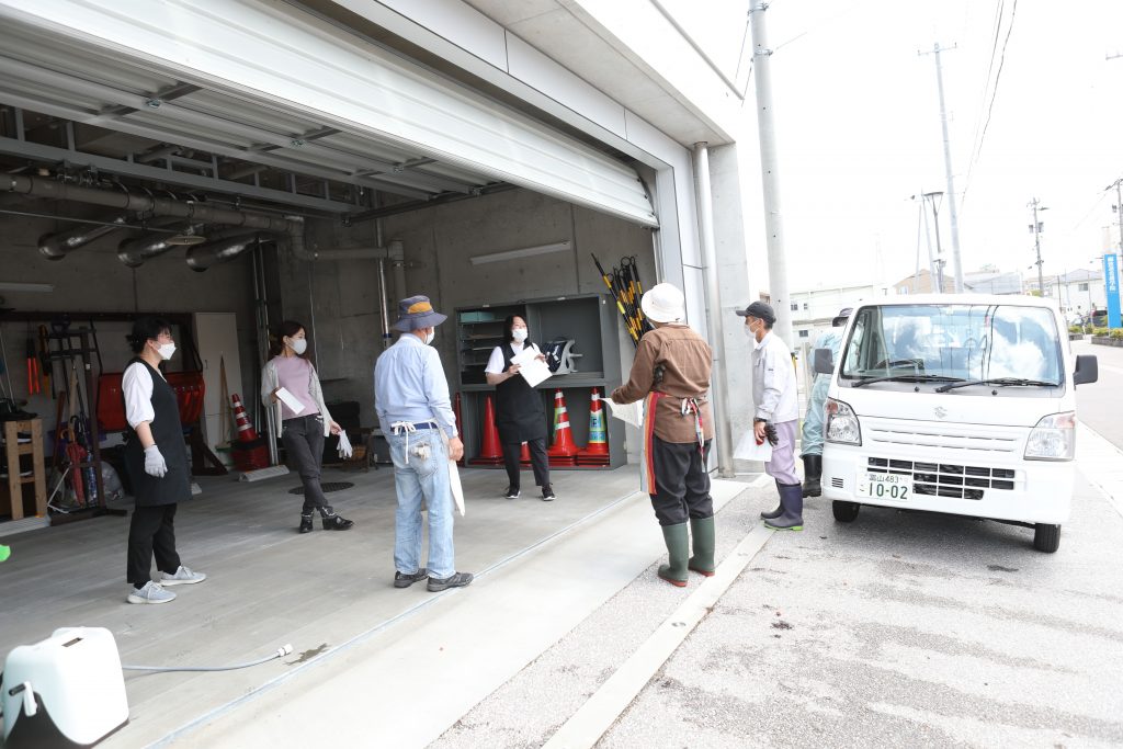 砺波市立図書館　図書館お助け隊「園芸部」