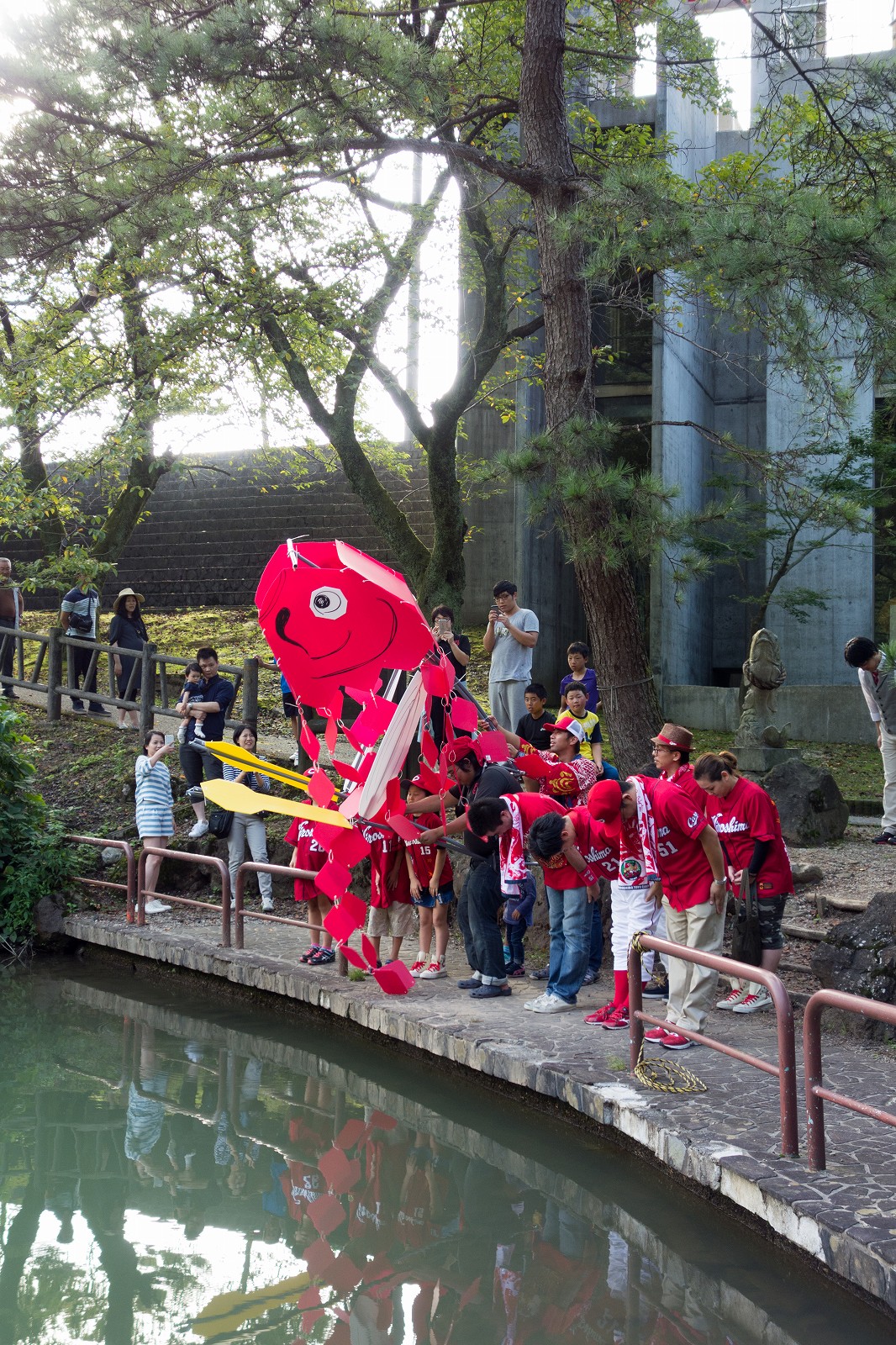 鯉恋の宮 カープ必勝祈願 砺波市役所